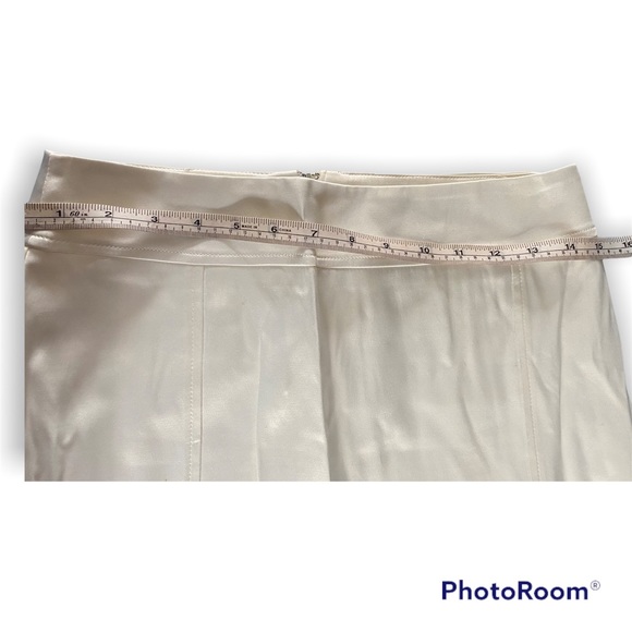 ✨ BNWT Le Château White Pencil Skirt – Size 4 | FREE with Purchase! 🎁 - Picture 4 of 5